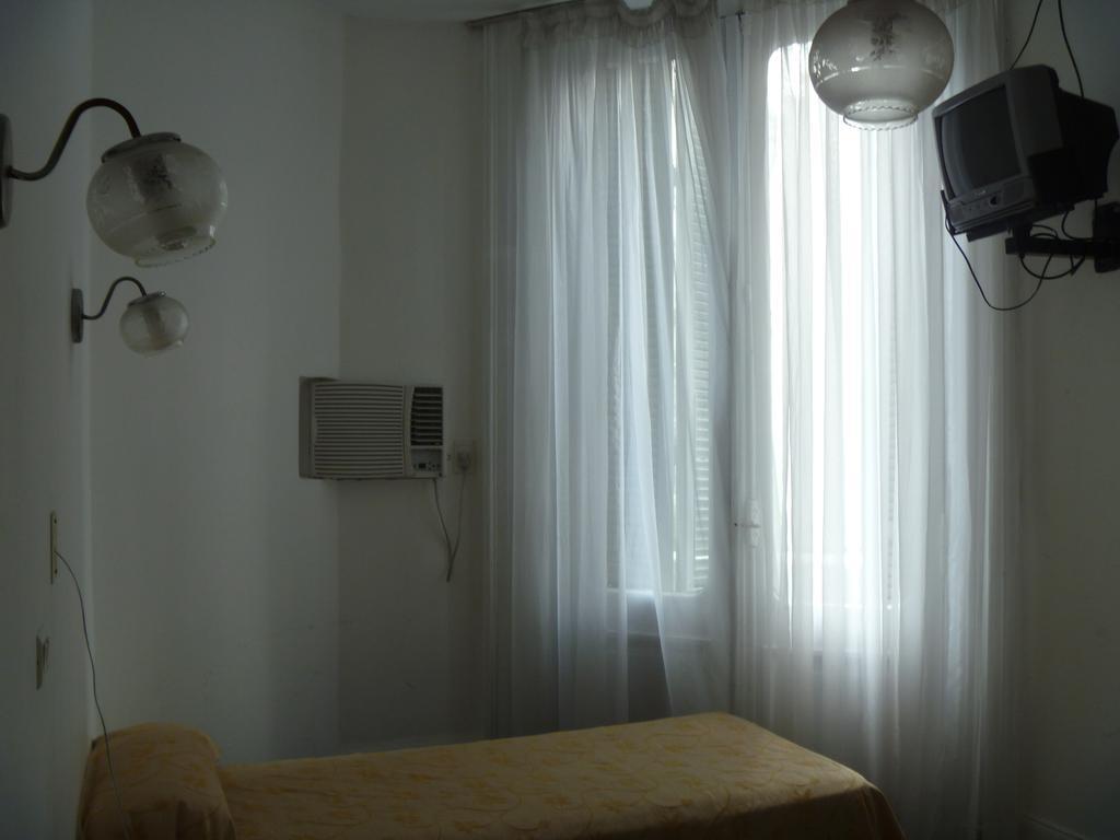 Hotel Turista Ciudad Autónoma de Ciudad Autónoma de Buenos Aires Exterior foto